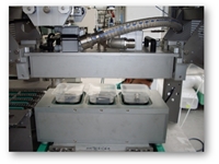 Автоматическая машина для закрытия тарелок с высокой производительностью 18 циклов/мин - 6