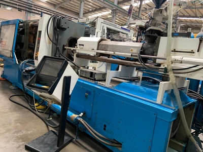 Plastic Injection Machine - Netstal - 420T - 0
