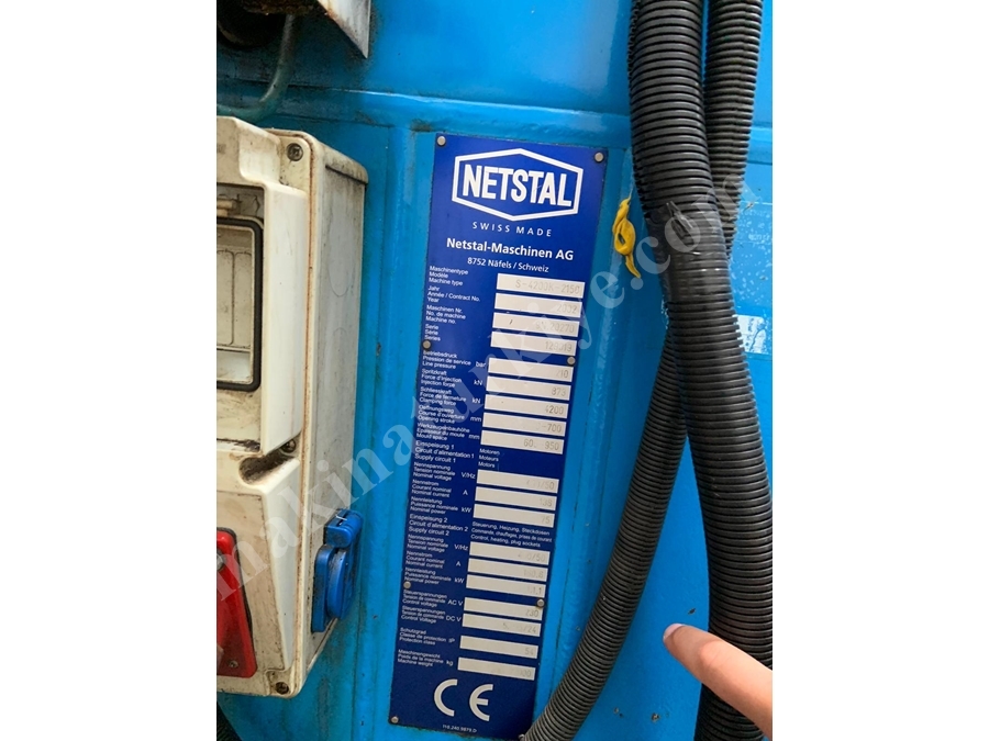 Plastic Injection Machine - Netstal - 420T