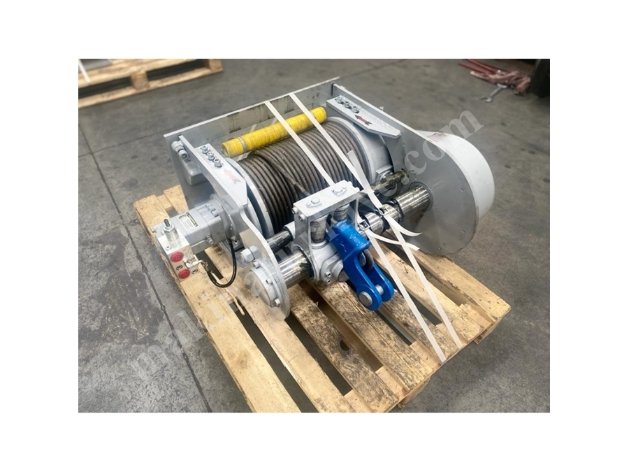 7.000 kg Spezialhydraulikseilwinde