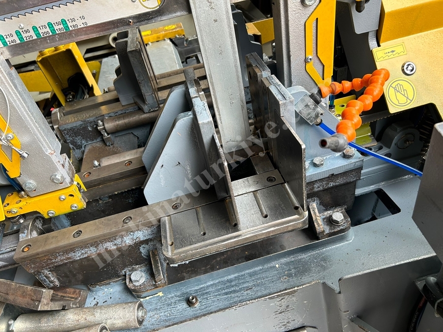 Kesmak Kms 280 Servo Sürücülü Şerit Testere Tezgahı