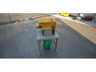 400 mm Pet Double Shaft Grinding Shredder Machine - 3