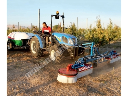 Machine de pulvérisation d'herbicide avant de tracteur