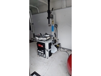 Machine mobile de démontage et de montage de pneus de 12 volts - 1