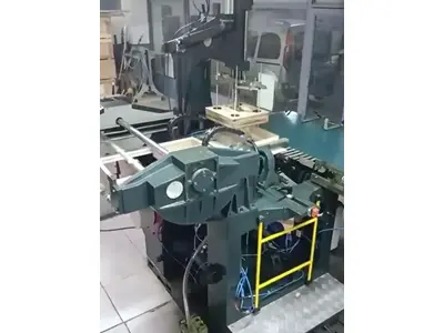 Machine de formation de cartons 40x55x15 cm