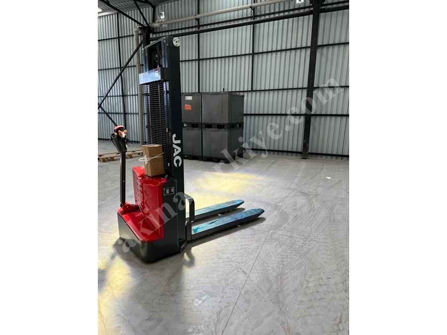 1.5 Ton (3 Metre) Akülü İstif Aracı
