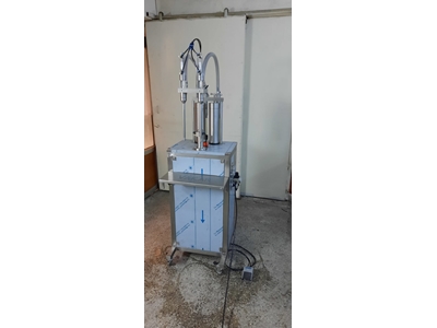 1 Litre Dipten Dolum Yarı Otomatik 2 Nozullu Sıvı Dolum Makinesi  - 1