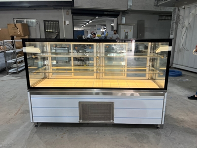 0/+8 ºc Soğutmalı Pasta Vitrini - 6