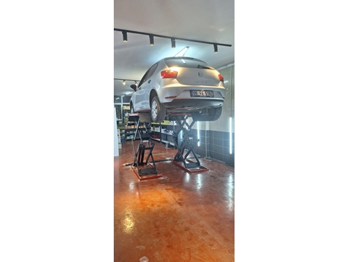 3.5 Ton 2 Meter Hydraulic Scissor Car Lift
