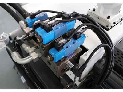 Machine d'injection plastique haute performance Sp200 - 18