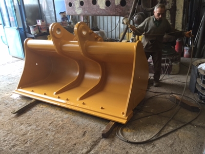 Excavator Ground Cleaning Bucket - 1