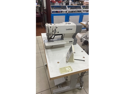 Machine à boutonnière He-800B à moteur central - 0