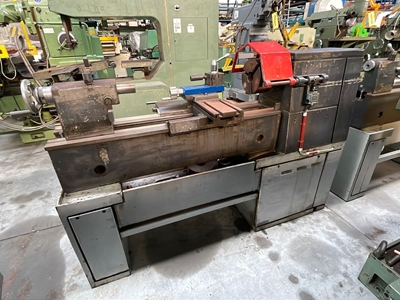700 Universal Lathe Machine - 11