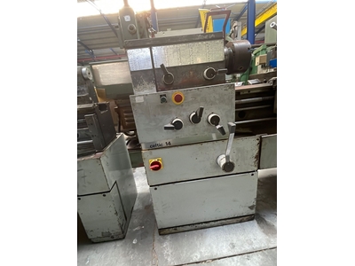 700 Universal Lathe Machine - 3