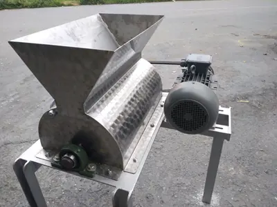 Teeblatt-Zerkleinerungsmaschine