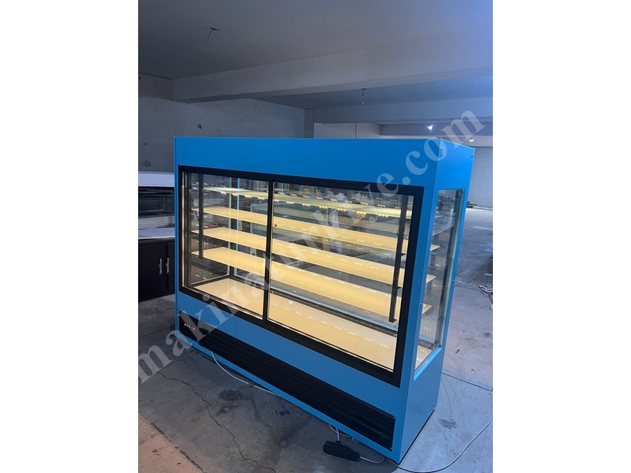 Led Aydınlatmalı Kuru Ve Yaş Pasta Dolabı