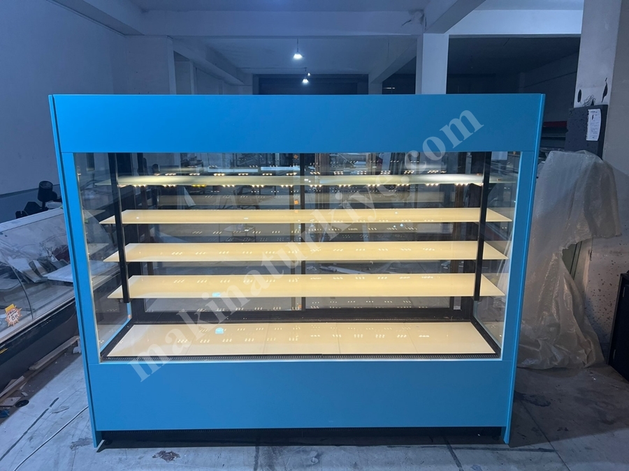 Led Aydınlatmalı Kuru Ve Yaş Pasta Dolabı