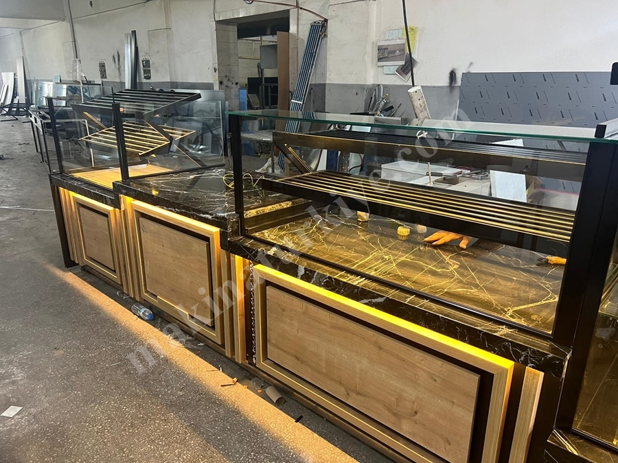Dijital Termostatlı Otomatik Defrostlu Börek Tatlı Kuru Yaş Pasta Dolabı