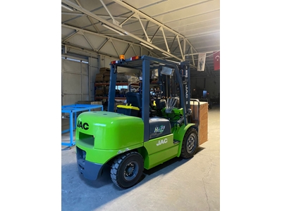 3.5 Ton Lithium Battery Forklift - 1
