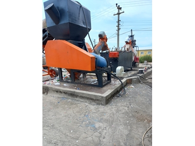 2. El 70 Lik Plastik Kırma Makinesi - 0