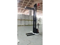 2.5-3 and 3.5 M 1.2 Ton Lithium Battery-Powered Rental Stacker Machines - 9