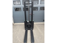 2.5-3 and 3.5 M 1.2 Ton Lithium Battery-Powered Rental Stacker Machines - 3