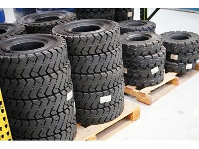 28.9-15 Pneumatic Forklift Tire - 3.0 Ton Forklift Tire - 11