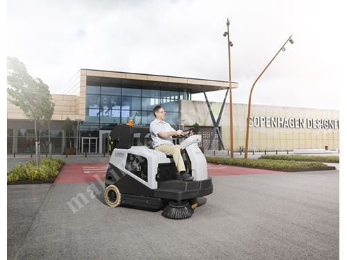 SW 5500 Battery Operated Industrial Riding Floor Sweeping Machine