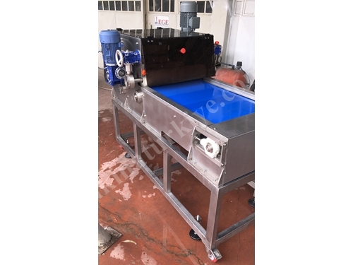 400 - 450 Kg/Hour Stainless Dry Fig Cube Cutting Machine