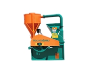 25 Hp Shafted Bagging Equipped Feed Crushing Machine - 0