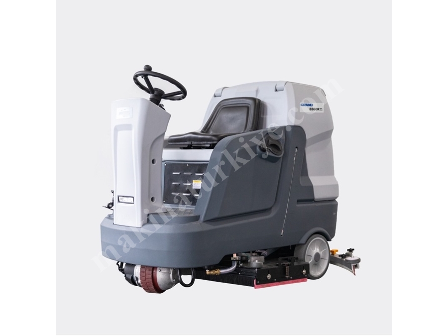 E 860 R Binicili Zemin Temizleme Makinesi 