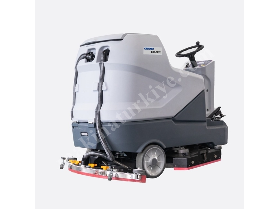 E 860 R Binicili Zemin Temizleme Makinesi 