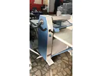 Teigausrollmaschine für Konditorei