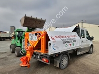 1.2 m³ Electric Salt Spreader Road Maintenance Vehicle - 1