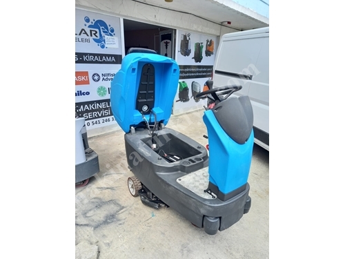 Riding Type BRX 1500 Floor Cleaning Machine Rental 