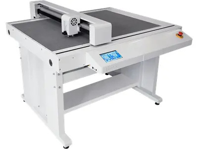Machine de découpe de papier carton à plat modèle FCT6698