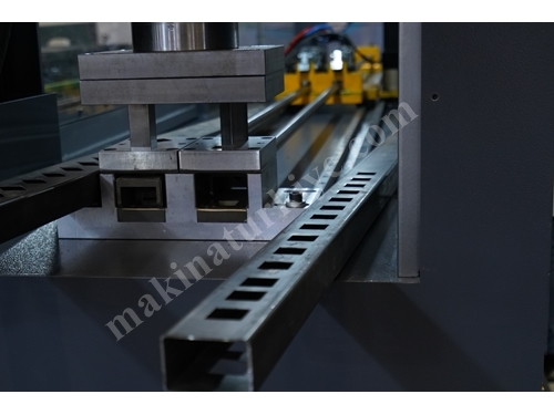Otomaik Profil Metal Delik Delme Panç Makinesi 