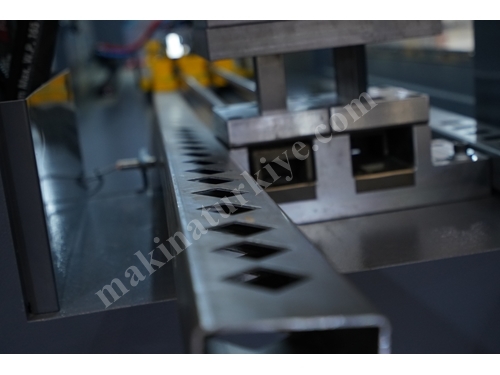 Otomaik Profil Metal Delik Delme Panç Makinesi 