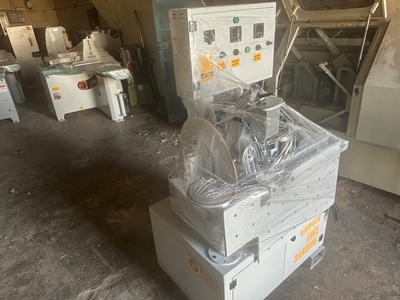 Brand New Robotic Graduated Edge Banding Machine with Curved Edge Gluing Feature - 3