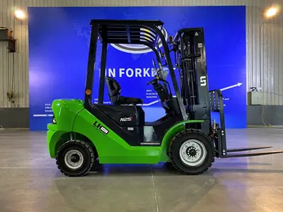 3500 Kg 3-6 Metre Asansörlü Lityum-İyon Akülü Forklift