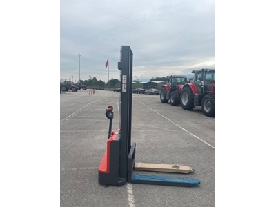 24 V Battery Powered Stacker - 3.5 M Elevator Height - 0