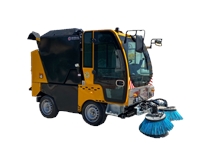 Sponge 1m³ Hydrostatic Street Sweeper Machine - 1