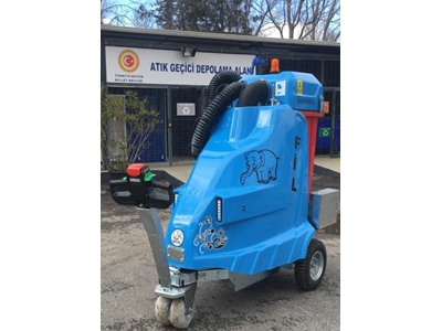Manuell gesteuerter 240-Liter-Straßenkehrmaschine mit Elefantensteuerung - 0