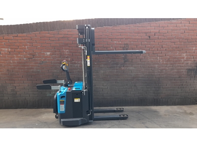 1500 Kg 4800 mm Tripleks Platformlu Akülü İstif Makinası - 3