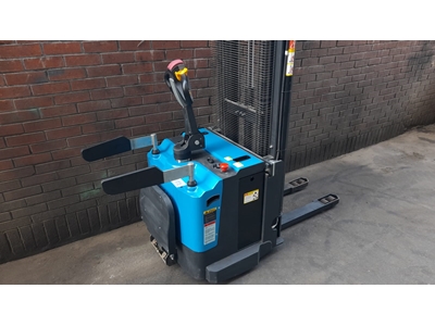 1500 Kg 4800 mm Tripleks Platformlu Akülü İstif Makinası - 23