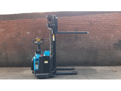 1500 Kg 4800 mm Tripleks Platformlu Akülü İstif Makinası - 13