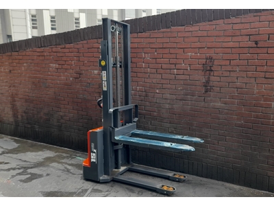 1500 Kg 3 Metre Asansörlü Tam Akülü İstifleme Makinası - 8
