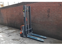 1500 Kg 3 Meter Full Electric Stacker with Elevator - 7