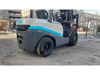 3 Ton 4700 Mm Triplex Diesel Forklift with Next Generation - 19