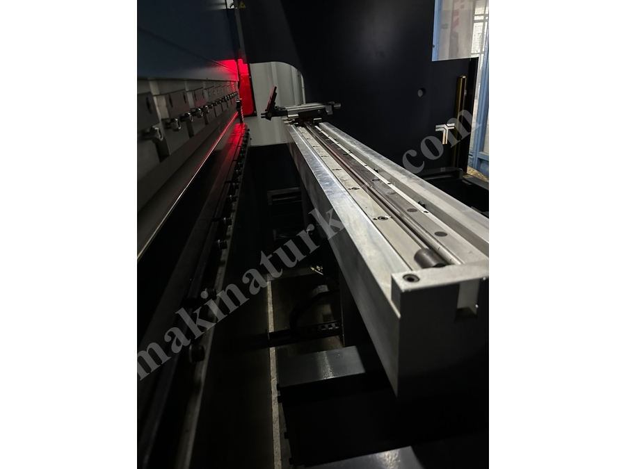 2050x60 Ton 4 Eksen Abkant Pres